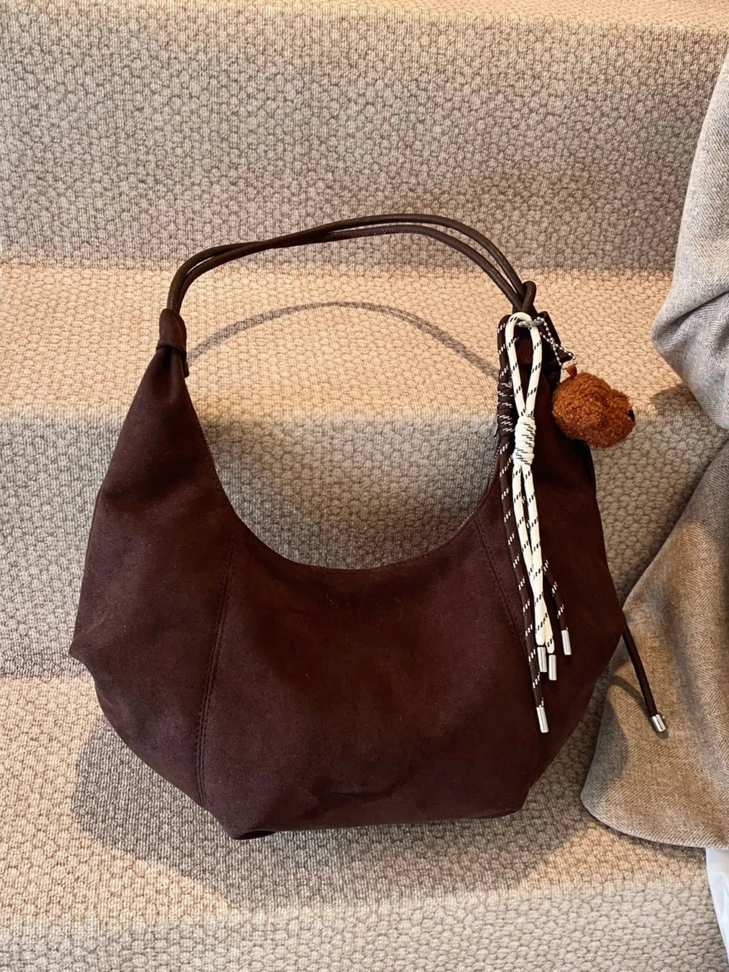 Amalia | Suède Boho-Chic Hobo Tas met Speelse Charme
