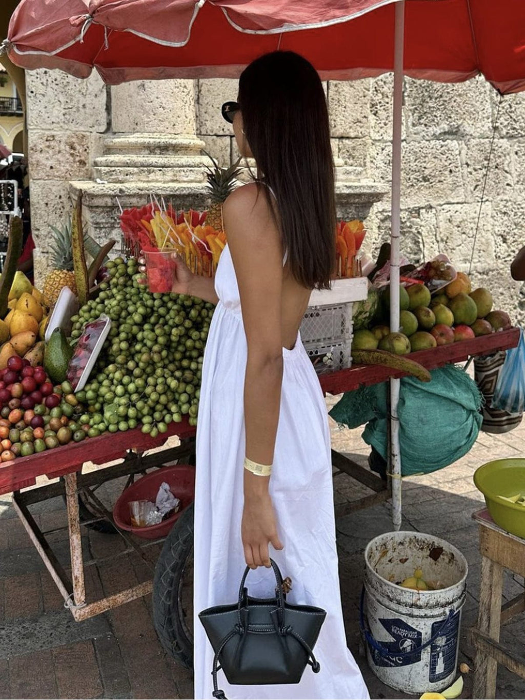 Elena | Rugloos Maxi-jurk met Cut-Out – Tijdloze Zomer-Elegantie