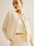 Anja | Stijlvolle Off-White Cropped-Jack met gouden knopen