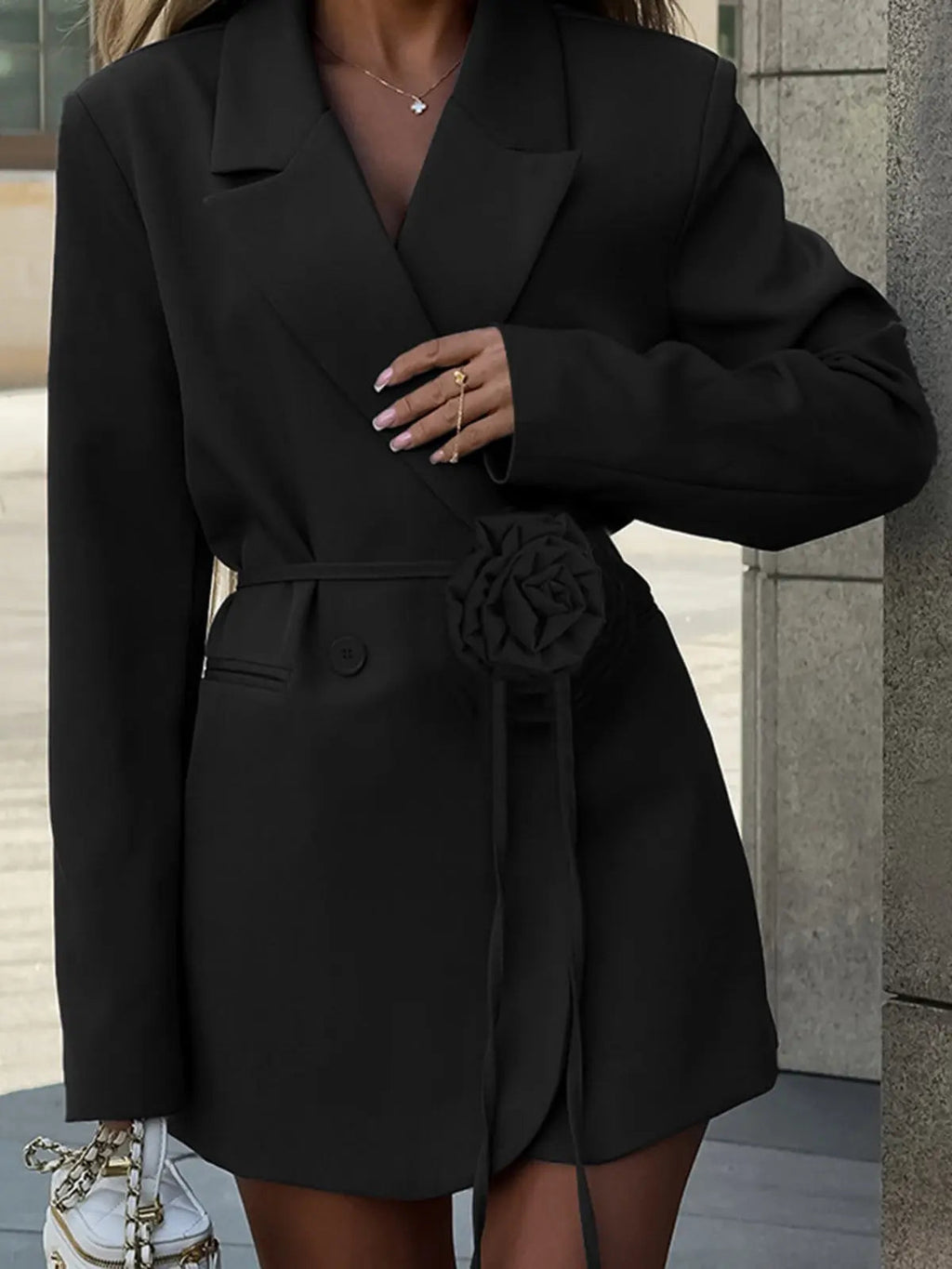 Celeste | Elegante Blazer met Tailleband en Rozendetail