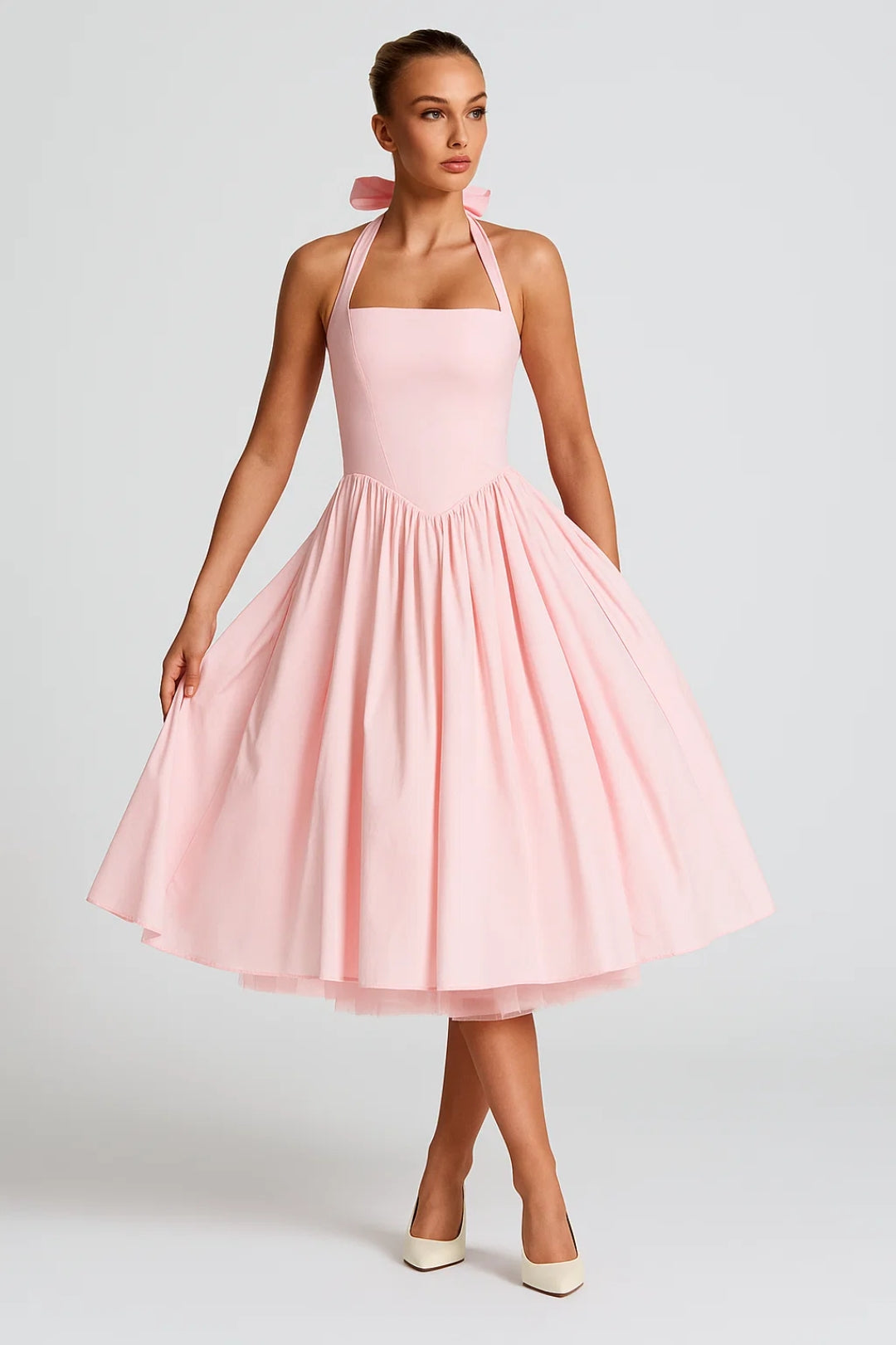 Elegante Halter Midi Jurk met Uitlopende Rok en Tailleaccent