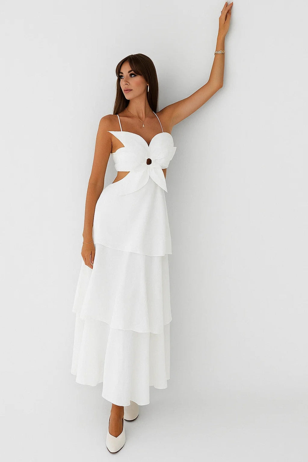 Elegante Maxi Jurk met Cut Out Detail en Gelaagde Rok