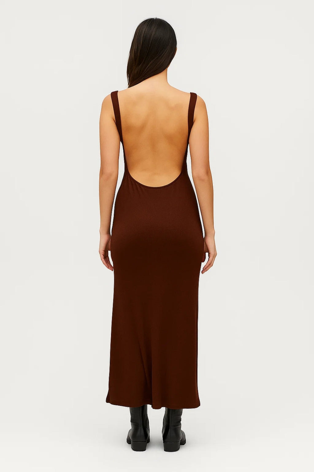Minimalistische Midi Jurk met Bandjes en Aansluitende Pasvorm