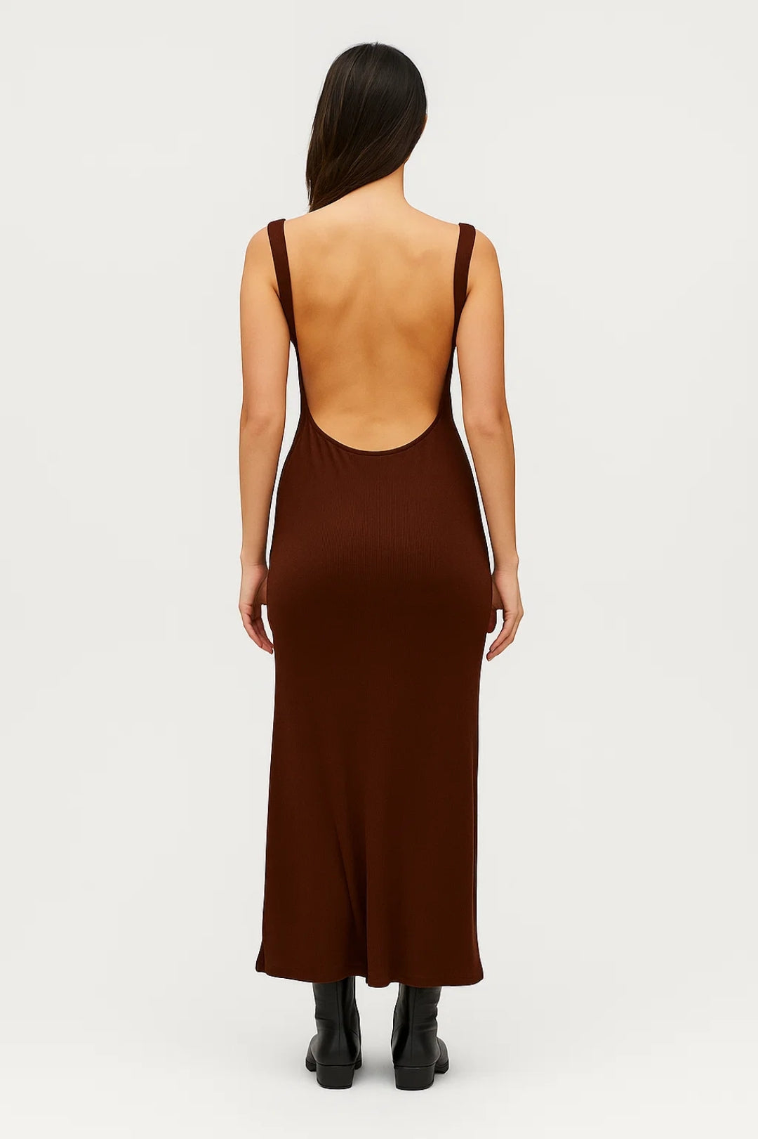 Minimalistische Midi Jurk met Bandjes en Aansluitende Pasvorm