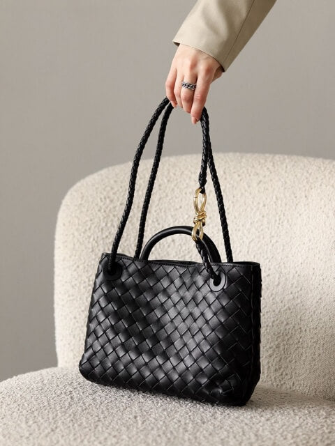 Carlee | Gevlochten Mini-Tas met Elegante Accent