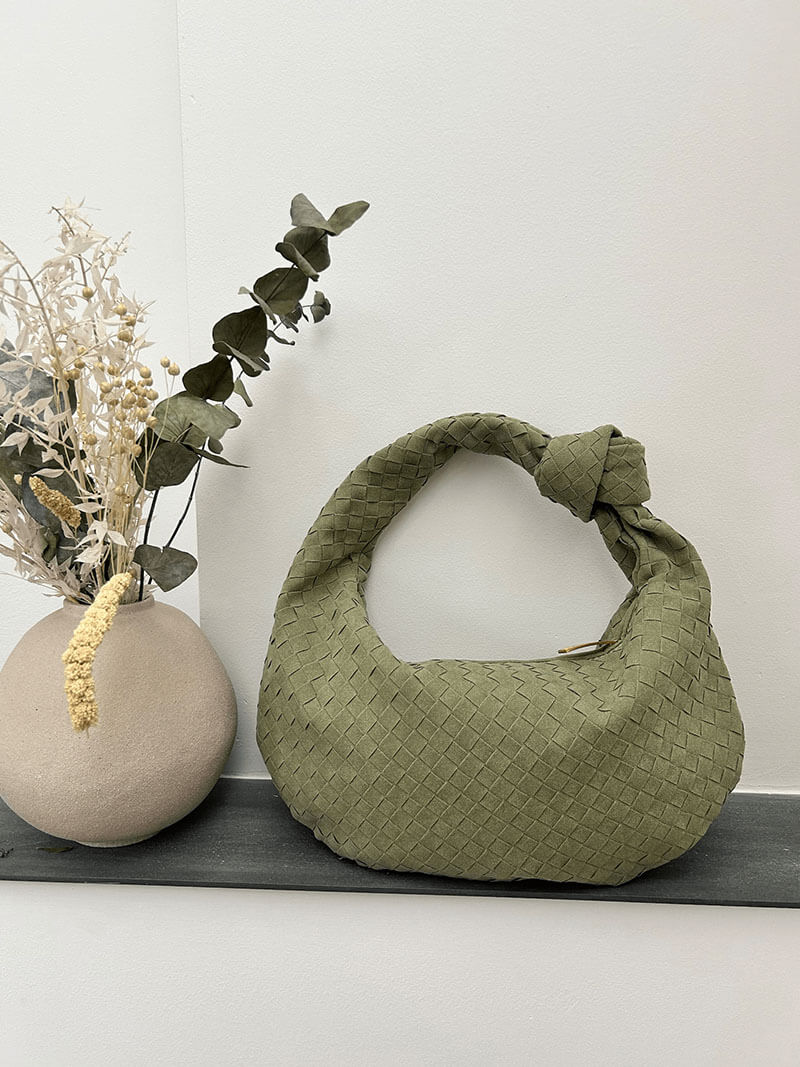 Elicia | Gevlochten Hobo-Tas met Knoopdetail – Stijlvol en Uniek