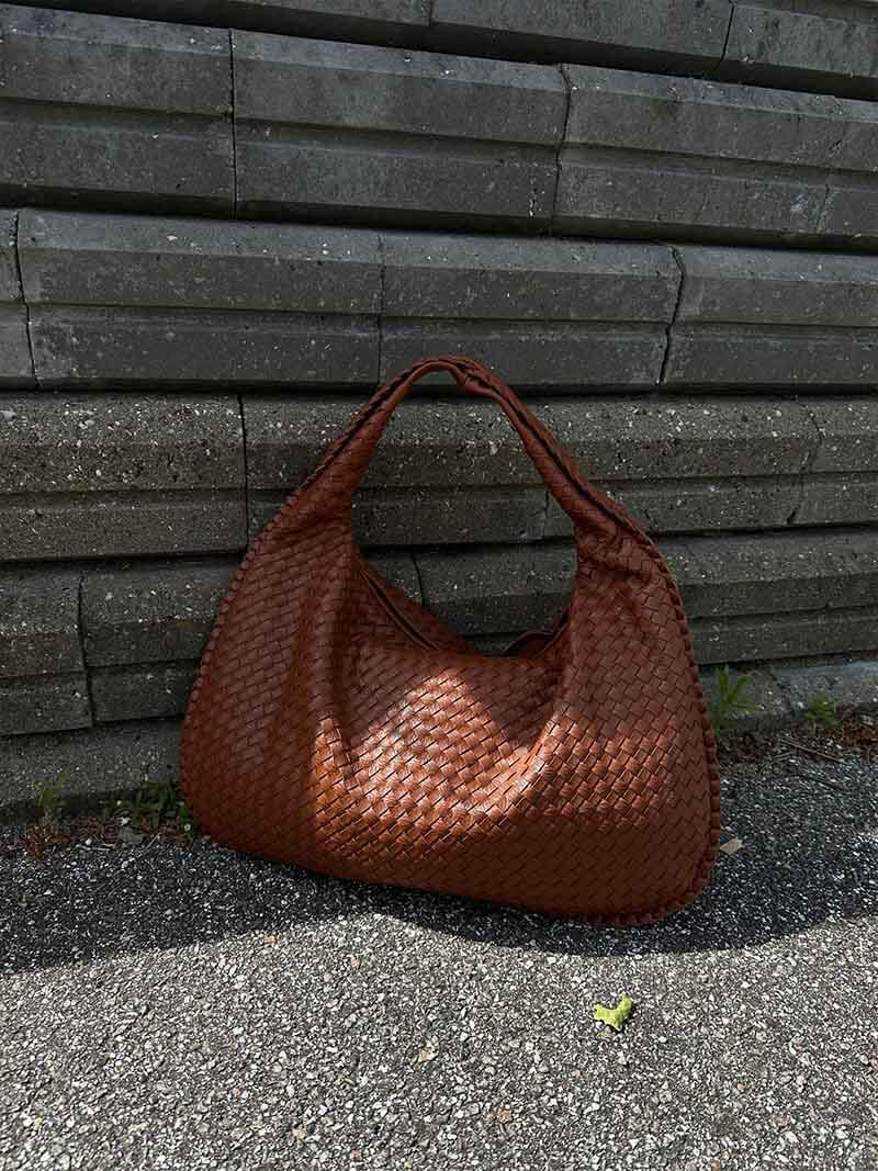 Charlyne | Grote gevlochten Hobo-tas