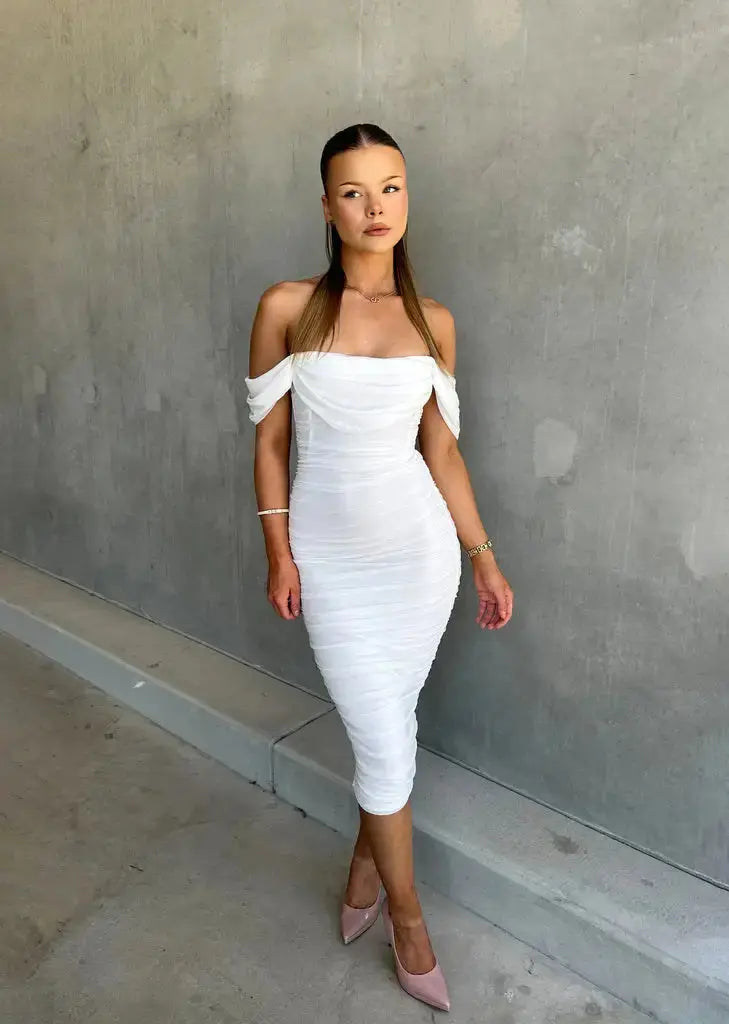 Chloë | Elegante off-shoulder witte Bodycon midi-jurk met ruches